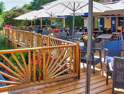terrace restaurant dordogne campsite