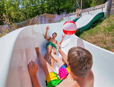Aquatique parc in Dordogne at la Pelonie Campsite