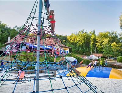 Dordogne campsite, Pyramid of rope - Playground of Camping de la Pélonie Dordogne