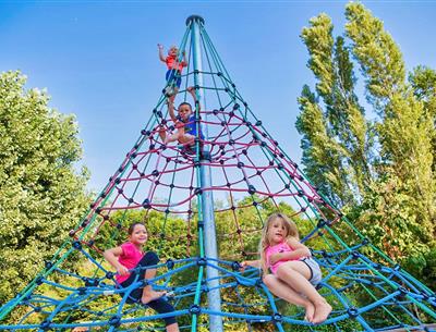 Camping dordogne - Activities and leisure for children - Camping de la Pélonie 4 star in Périgord