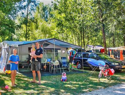 Camping Dordogne caravan pitches - Camping La Pelonie